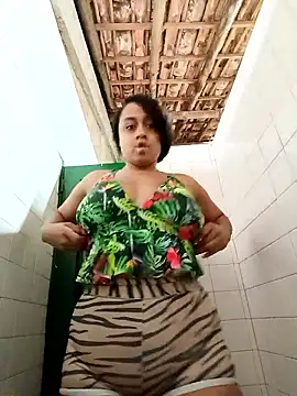 Snapshot of lacrespa24 chatting on 11-11-25, 02:28 lacrespa24 online show from 11-11-25, 02:28