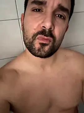 Snapshot of ReDiBastoni90 chatting on 10-25-25, 09:06 ReDiBastoni90 online show from 10-25-25, 09:06