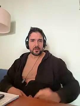 Snapshot of ReDiBastoni90 chatting on 10-31-25, 08:48 ReDiBastoni90 online show from 10-31-25, 08:48