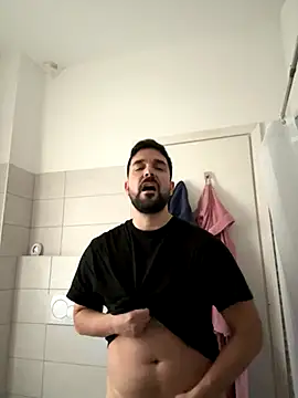 Snapshot of ReDiBastoni90 chatting on 11-08-25, 10:48 ReDiBastoni90 online show from 11-08-25, 10:48