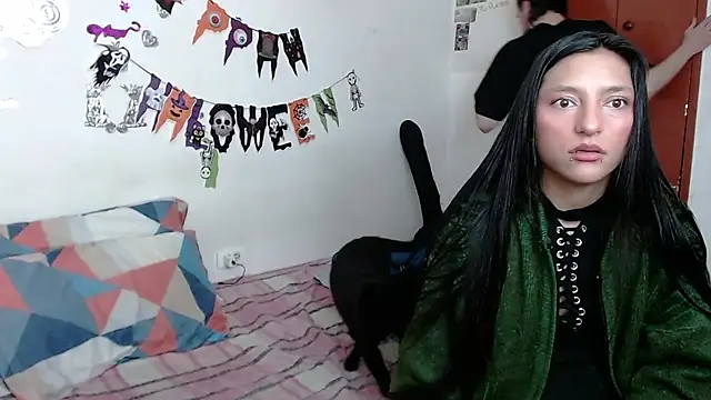 Snapshot of Isis_Robert chatting on 11-02-25, 10:56 Isis Robert online show from 11-02-25, 10:56