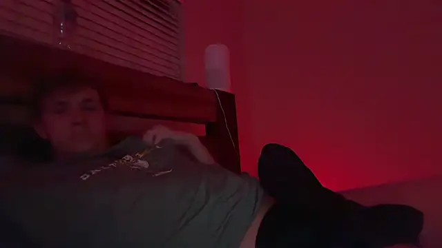 Snapshot of eddieeeeee1232 chatting on 10-26-25, 03:45 eddieeeeee1232 online show from 10-26-25, 03:45