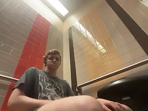 Snapshot of eddieeeeee1232 chatting on 10-27-25, 03:16 eddieeeeee1232 online show from 10-27-25, 03:16