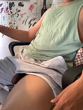 Snapshot of buckgaroooo chatting on 10-17-25, 04:26 buckgaroooo online show from 10-17-25, 04:26