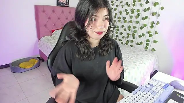 selina lovers  online show from 10-19-25, 02:01