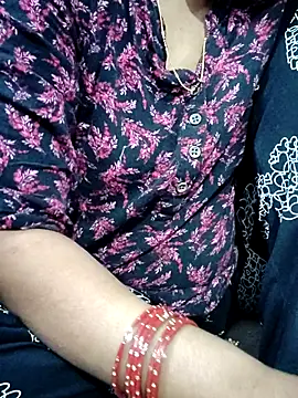 Snapshot of Hot-ranisa chatting on 11-17-25, 04:07 Hot-ranisa online show from 11-17-25, 04:07