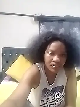 Snapshot of CaramelBoootie chatting on 11-08-25, 06:18 CaramelBoootie online show from 11-08-25, 06:18