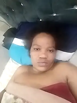 Snapshot of CaramelBoootie chatting on 11-14-25, 09:41 CaramelBoootie online show from 11-14-25, 09:41