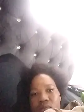 Snapshot of CaramelBoootie chatting on 11-16-25, 07:36 CaramelBoootie online show from 11-16-25, 07:36