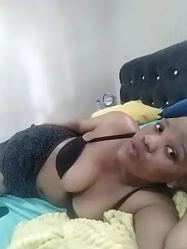 Snapshot of CaramelBoootie chatting on 01-11-26, 02:00 CaramelBoootie online show from 01-11-26, 02:00