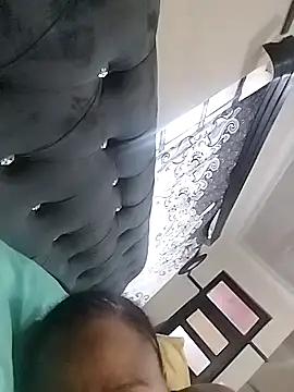 Snapshot of CaramelBoootie chatting on 01-12-26, 04:18 CaramelBoootie online show from 01-12-26, 04:18