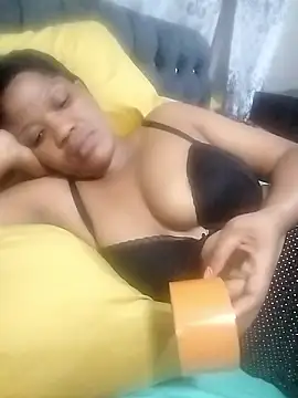 Snapshot of CaramelBoootie chatting on 01-14-26, 05:51 CaramelBoootie online show from 01-14-26, 05:51