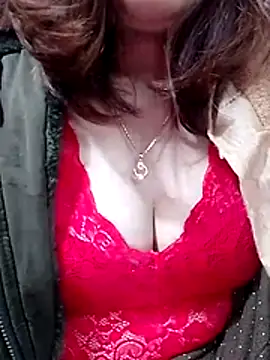 YiyinLy online show from 01-10-26, 12:34