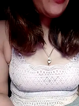 YiyinLy online show from 02-14-26, 09:11