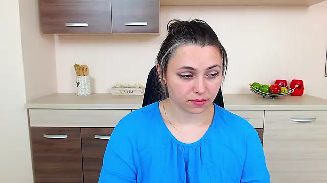 Snapshot of Soft_Lilly chatting on 10-22-25, 05:52 Soft Lilly online show from 10-22-25, 05:52