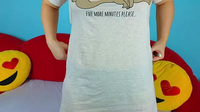 Snapshot of Soft_Lilly chatting on 11-12-25, 06:03 Soft Lilly online show from 11-12-25, 06:03