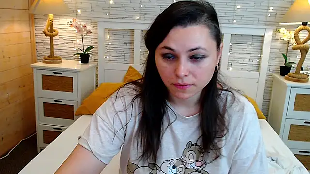 Snapshot of Soft_Lilly chatting on 11-28-25, 05:54 Soft Lilly online show from 11-28-25, 05:54