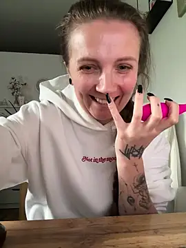 Snapshot of Amy__Leee_ chatting on 05-30-26, 12:46 Amy Leee online show from 05-30-26, 12:46