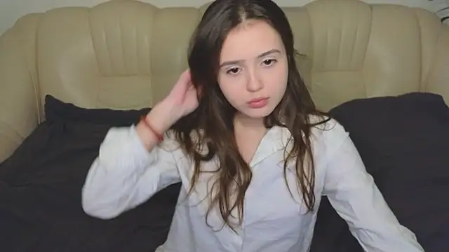 Snapshot of ViolaHight chatting on 10-27-25, 06:23 ViolaHight online show from 10-27-25, 06:23