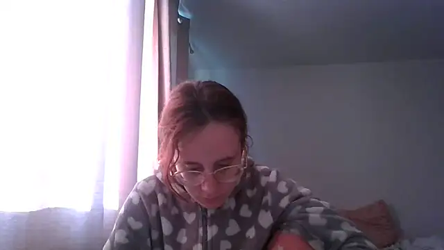 Snapshot of LuckySLove chatting on 05-27-26, 05:54 LuckySLove online show from 05-27-26, 05:54