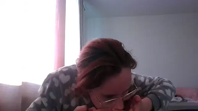 Snapshot of LuckySLove chatting on 05-28-26, 05:21 LuckySLove online show from 05-28-26, 05:21