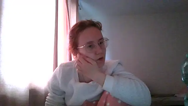 Snapshot of LuckySLove chatting on 05-31-26, 02:35 LuckySLove online show from 05-31-26, 02:35