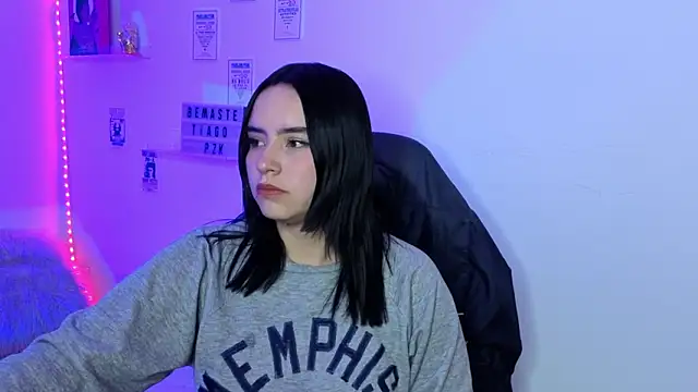 Emily Lindey online show from 03-06-26, 05:37