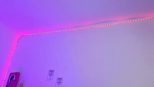 Emily Lindey online show from 03-21-26, 07:24