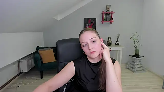 AnneWilsonn online show from 12-16-25, 08:58