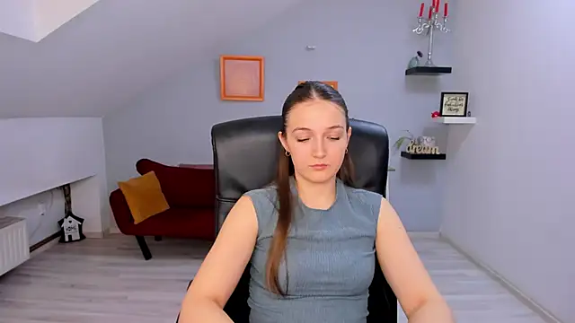 Snapshot of AnneWilsonn chatting on 04-21-26, 11:05 AnneWilsonn online show from 04-21-26, 11:05