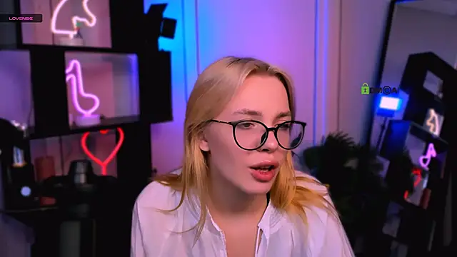 Snapshot of sendi_cais chatting on 11-26-25, 12:17 sendi cais online show from 11-26-25, 12:17