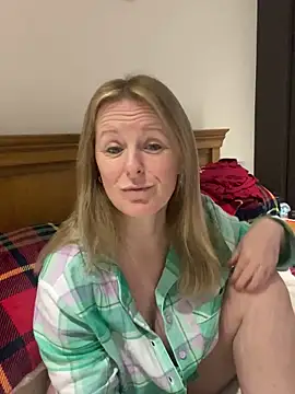 madamlillyrose online show from 01-06-26, 09:24