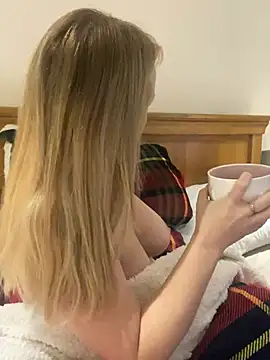 madamlillyrose online show from 01-09-26, 08:17