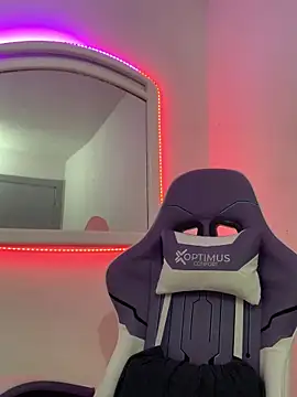 La-Gatiita-trans online show from 12-15-25, 04:33