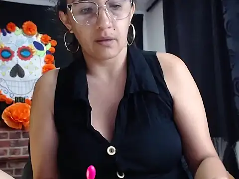 Snapshot of Lucyy_Naugthy chatting on 11-22-25, 12:26 Lucyy Naugthy online show from 11-22-25, 12:26