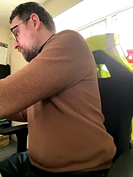 Otis Firefly online show from 11-06-25, 01:12