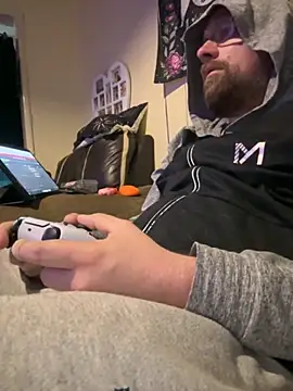 Otis Firefly online show from 11-16-25, 01:06