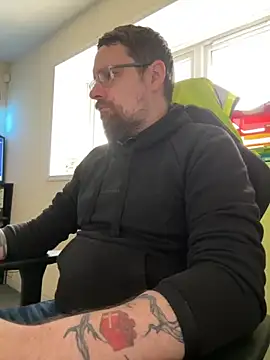 Otis Firefly online show from 11-18-25, 11:25