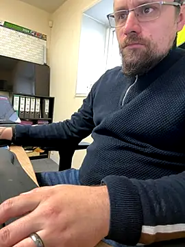 Otis Firefly online show from 11-19-25, 02:39