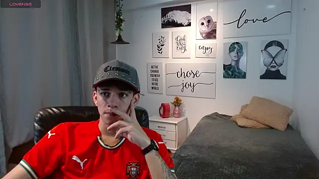 Snapshot of AmethystShadow17 chatting on 12-02-25, 04:13 AmethystShadow17 online show from 12-02-25, 04:13