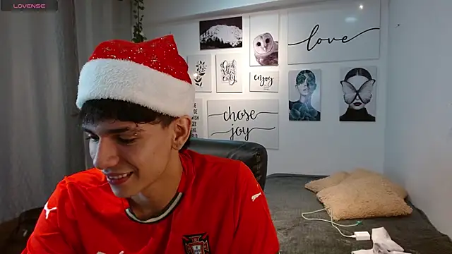 Snapshot of AmethystShadow17 chatting on 12-05-25, 04:58 AmethystShadow17 online show from 12-05-25, 04:58