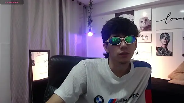 Snapshot of AmethystShadow17 chatting on 02-10-26, 08:02 AmethystShadow17 online show from 02-10-26, 08:02