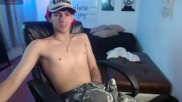 Snapshot of AmethystShadow17 chatting on 02-11-26, 07:52 AmethystShadow17 online show from 02-11-26, 07:52