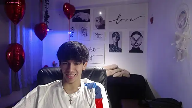 Snapshot of AmethystShadow17 chatting on 02-19-26, 07:54 AmethystShadow17 online show from 02-19-26, 07:54