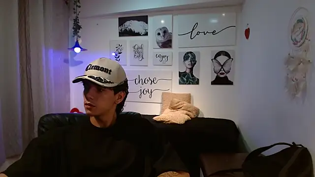 Snapshot of AmethystShadow17 chatting on 02-27-26, 07:36 AmethystShadow17 online show from 02-27-26, 07:36