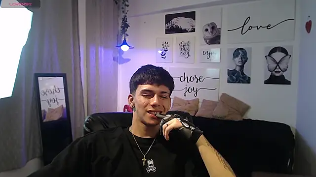 AmethystShadow17 online show from 03-14-26, 08:03