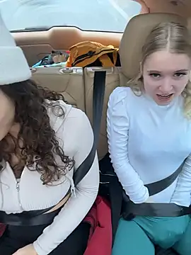 Snapshot of LillyOcean chatting on 01-16-26, 08:18 LillyOcean online show from 01-16-26, 08:18