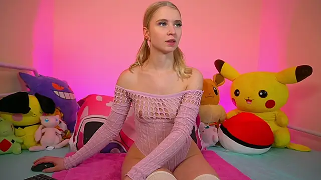 Snapshot of LillyOcean chatting on 02-16-26, 03:41 LillyOcean online show from 02-16-26, 03:41