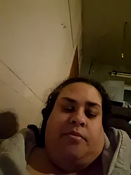 Snapshot of BigBusty_VoluptuousMilfX chatting on 11-18-25, 08:35 BigBusty VoluptuousMilfX online show from 11-18-25, 08:35