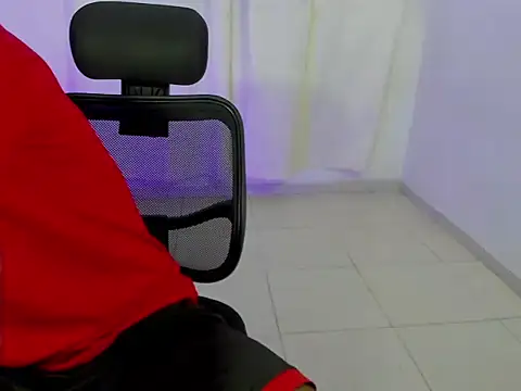 Snapshot of BenhtenBlack25 chatting on 11-05-25, 01:16 BenhtenBlack25 online show from 11-05-25, 01:16